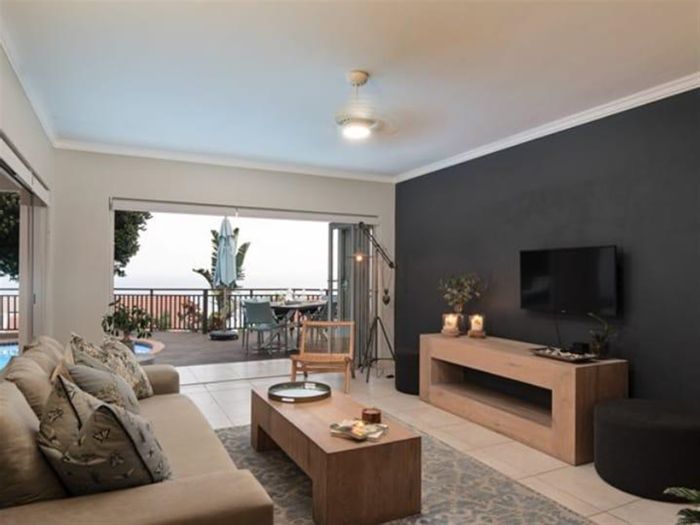 4-Bedroom Townhouse To Rent in Shakas Rock with pool and beach access.