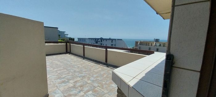 For Sale: 2-Bedroom Apartment in Manaba Beach with Ocean Views and Pool Access.