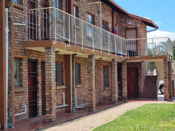2-Bedroom Apartment in Wolmer For Sale with Carport and Communal Braai Area.