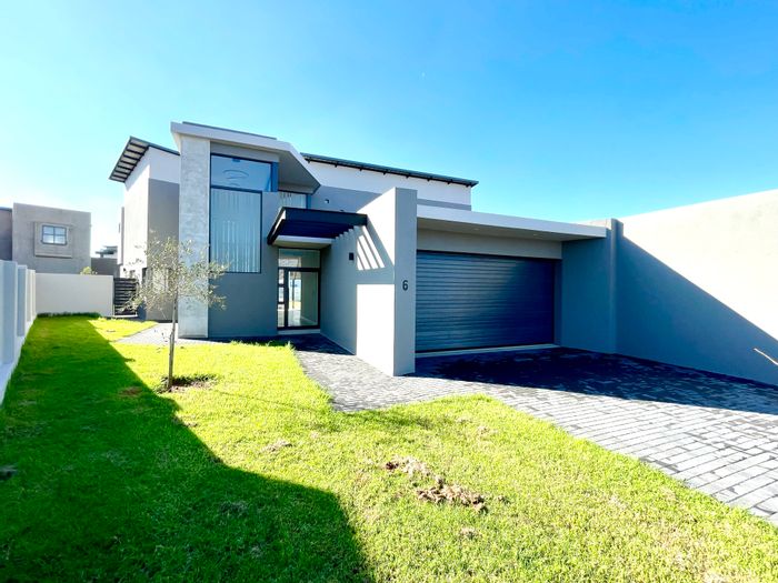 For Sale: Spacious 5-Bedroom House in Midstream Heights with Pool and Staff Quarters.