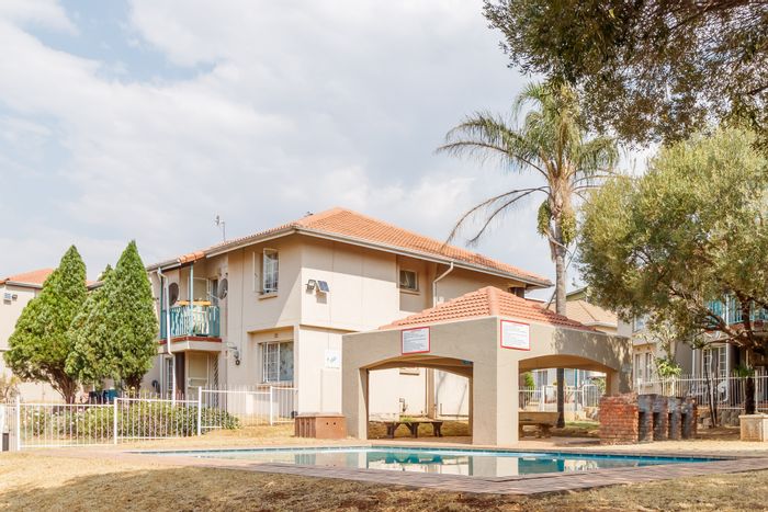 For Sale: 3-Bedroom Apartment in Vorna Valley with gardens and secure parking.