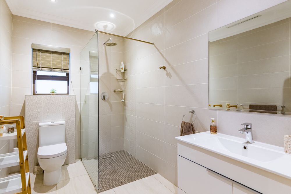 2nd ensuite Upstairs