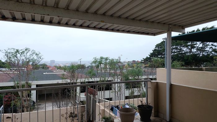 Musgrave Apartment For Sale: Duplex, 3 bedrooms, 2 parking bays, balcony views.