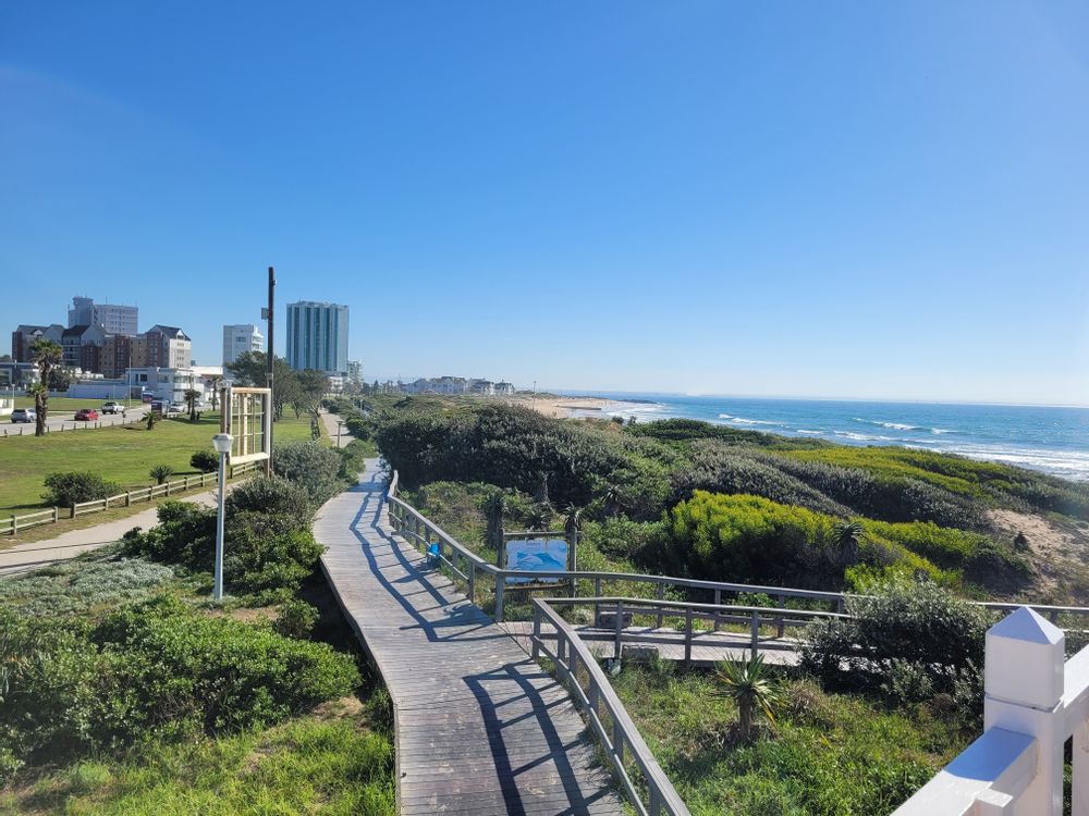 Run & Cycle path  along Pollock Beach