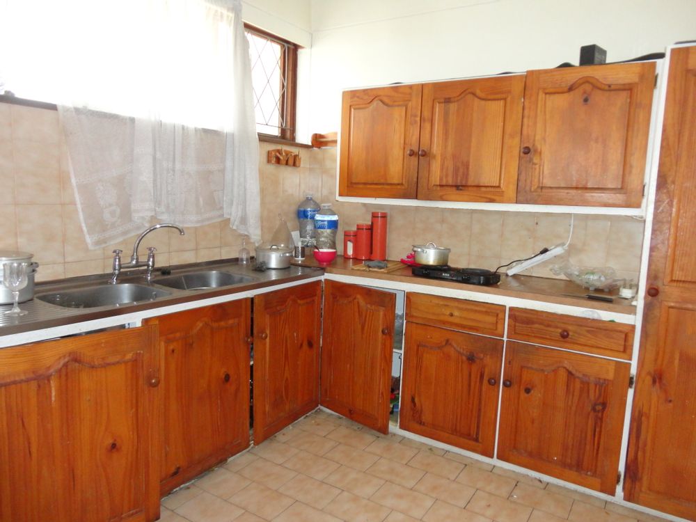 Spacious kitchen
