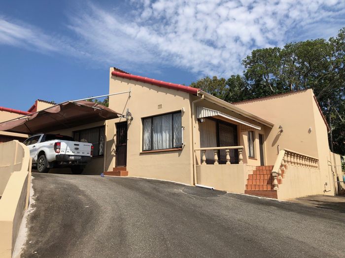 For Sale: 4-Bedroom Townhouse in Margate Central with Pool and Sea View.