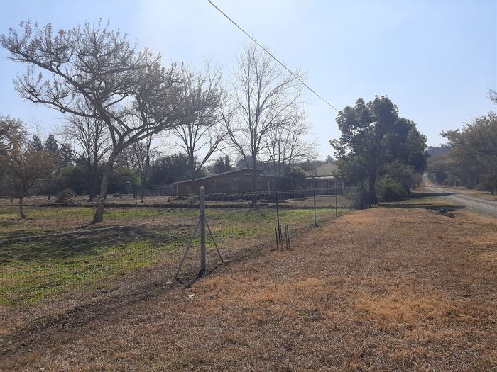 Vacant Land Residential For Sale in Albert Falls: 4047 m², fully fenced, serene location.