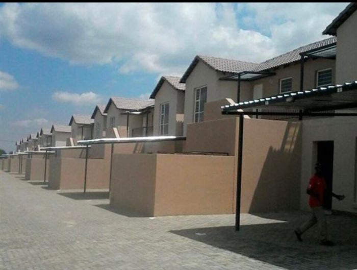 Albertsdal Apartment To Rent: 2 Bedrooms, 24-hour security, close to amenities.