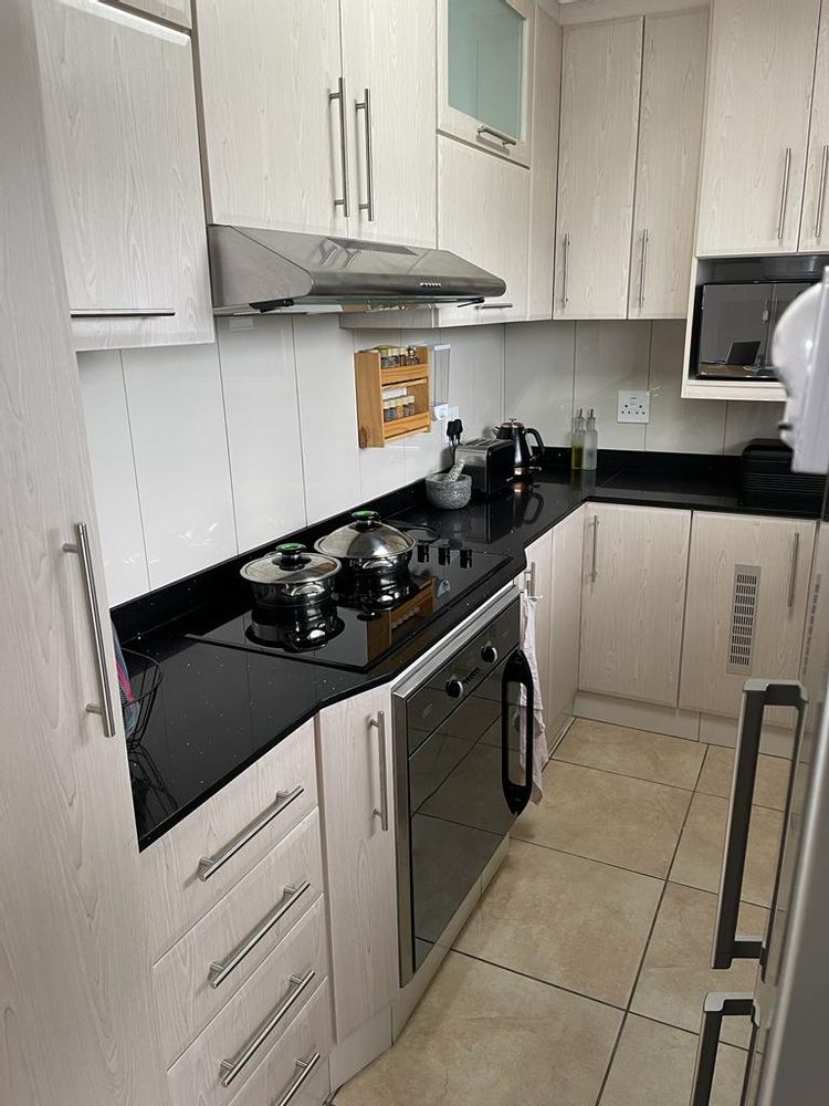 Fully fitted kitchen