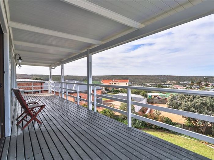 For Sale: Dual living house in Stilbaai Wes with expansive decks and garden.