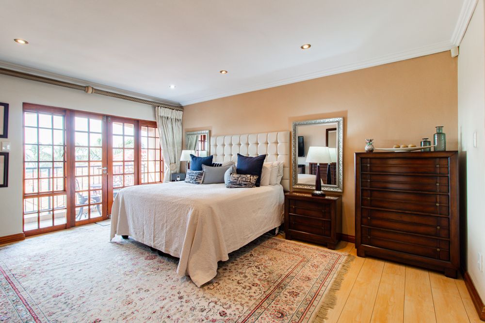 Spacious Main bedroom