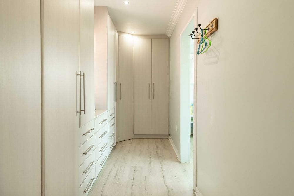 Main Bedroom - Walk-in closet