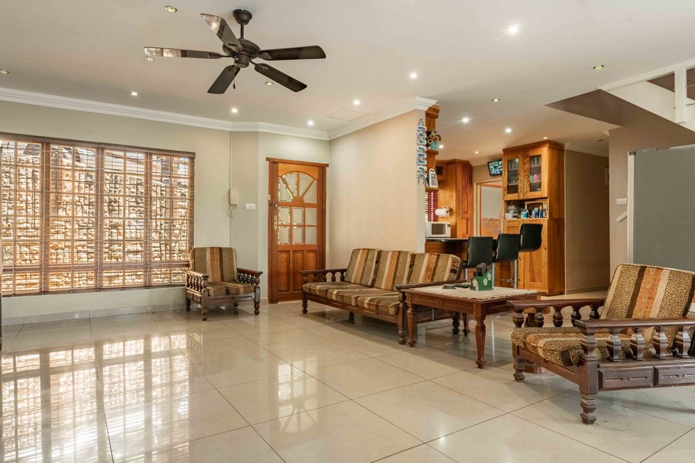 Open plan Dining & Living area