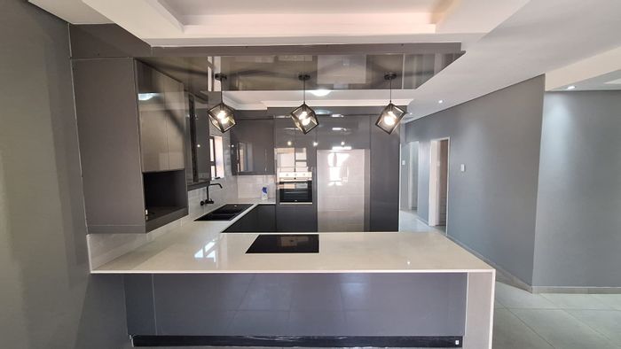 For Sale: House in Secunda Central with 3 bedrooms, double garage, secure area.