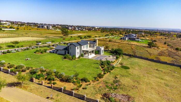 Blue Hills Equestrian Estate: For Sale, House with pool, staff quarters, and spacious living.