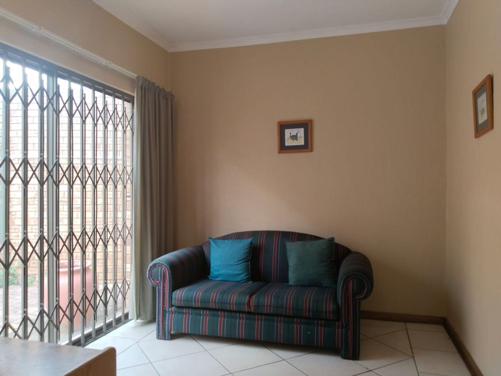 Study / Sun-room