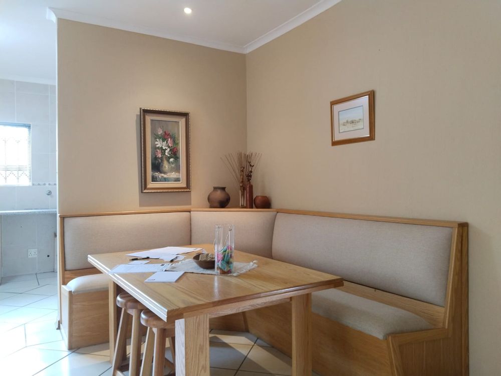 Built-in Dining Set