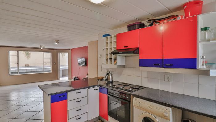 2-Bedroom Townhouse For Sale in President Park with pool, secure parking, and balcony.