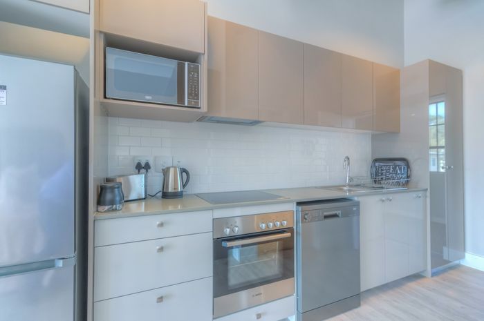 Fully furnished 1-bedroom apartment in Paardevlei, convenient parking, and amenities. To Rent.