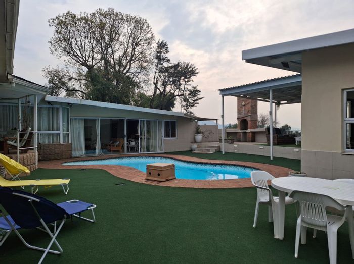 Wembley House For Sale: 7 bedrooms, pool, gym, and separate living wing.