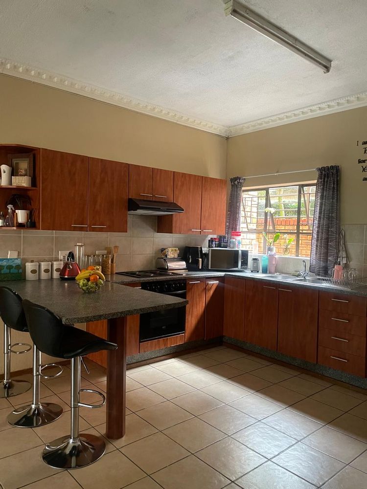 Spacious Kitchen
