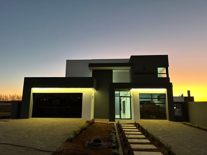 For Sale: Spacious 5-bedroom house in Midstream Heights with pool and entertainment areas.