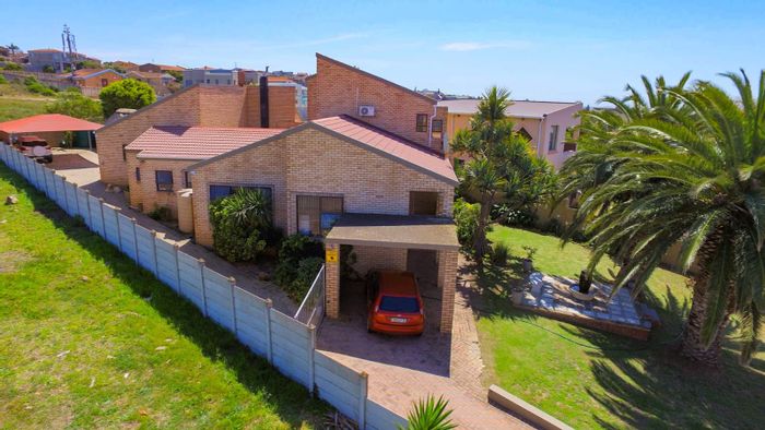 Wavecrest House For Sale: 4 beds, pool, flatlet, sea views, CCTV security.