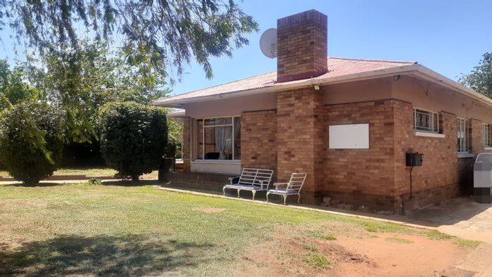 Vanderbijlpark Central House For Sale: 4 Bedrooms, Pool, Borehole, Spacious Yard.
