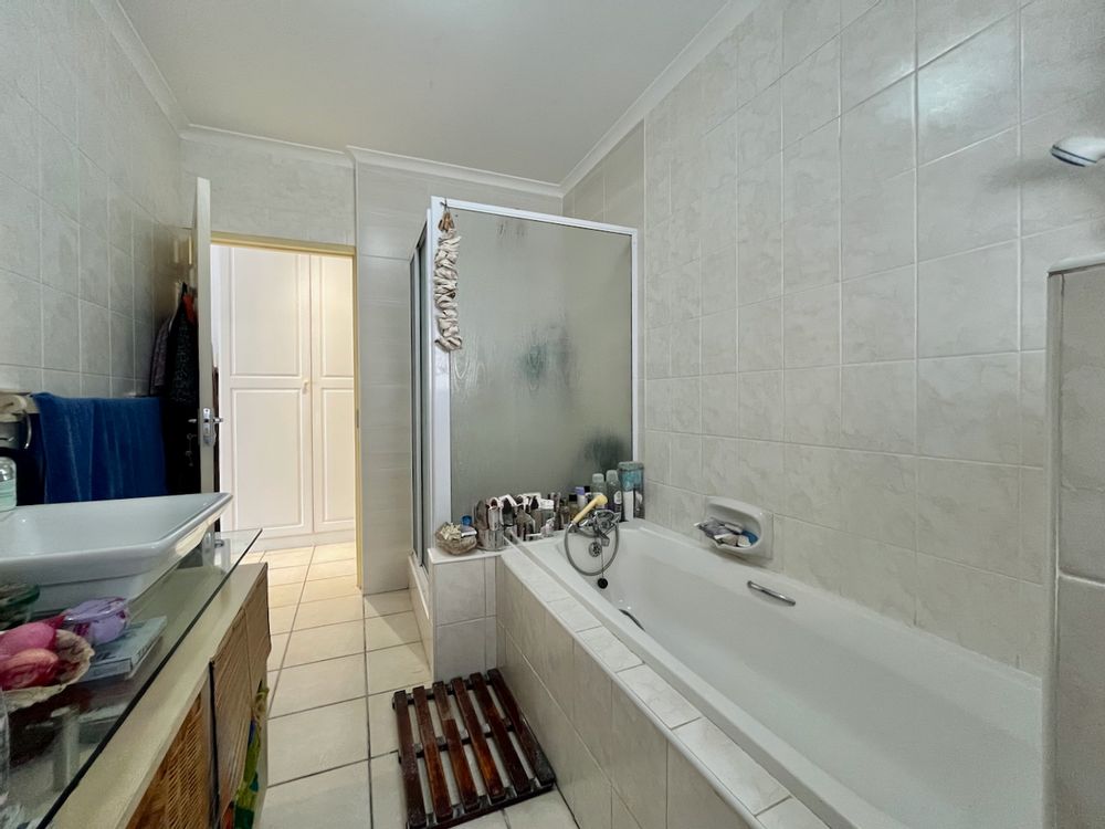 En-suite for Main Bedroom