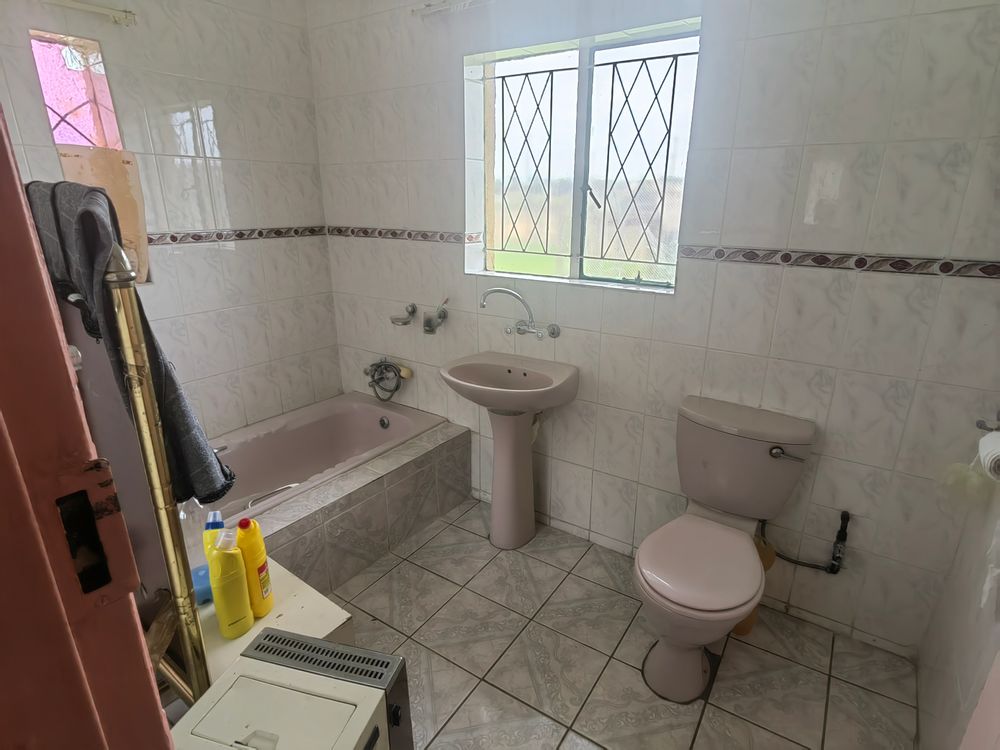 Main bedroom ensuite