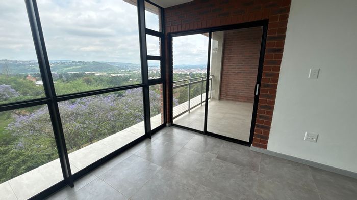 Athlone Apartment To Rent: 2 beds, balcony, coworking space, secure living.