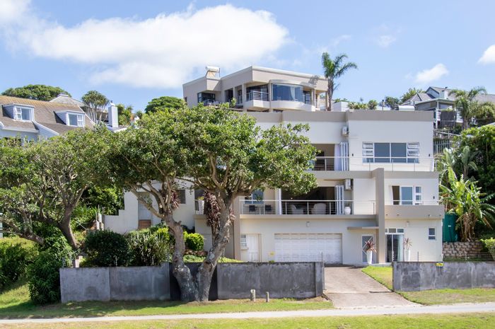 For Sale: East Bank House with 4 bedrooms, solar power, and river views.