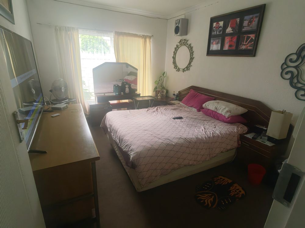 Bedroom with Build in Cupboards in 3 bed house