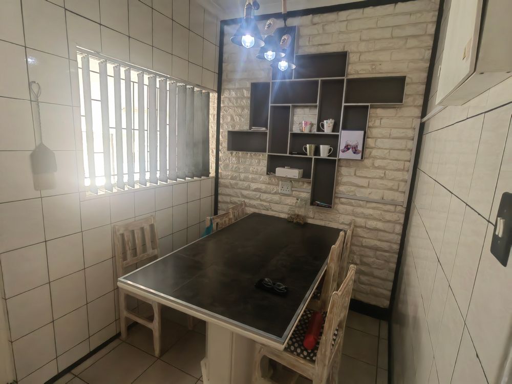 Breakfast Nook Main house