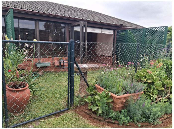 For Sale: Townhouse in Amber Valley with care facilities, recreation, and security.