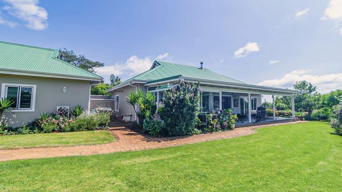 For Sale: House in Birnamwood with spacious gardens, open-plan living, and security.