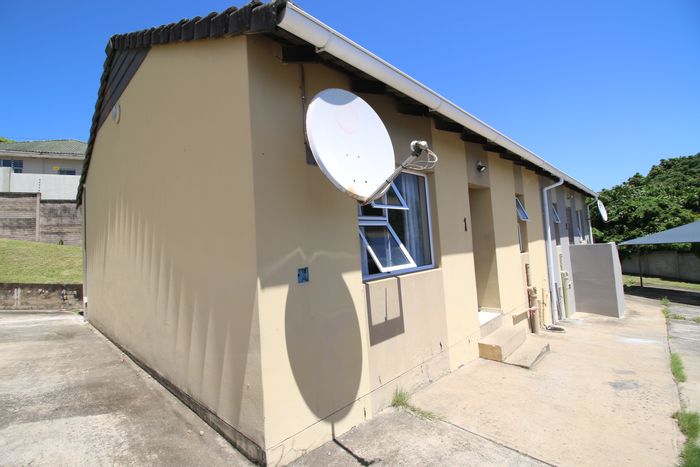 Southernwood Cluster For Sale: Secure 2-bedroom unit with parking, near shops and schools.