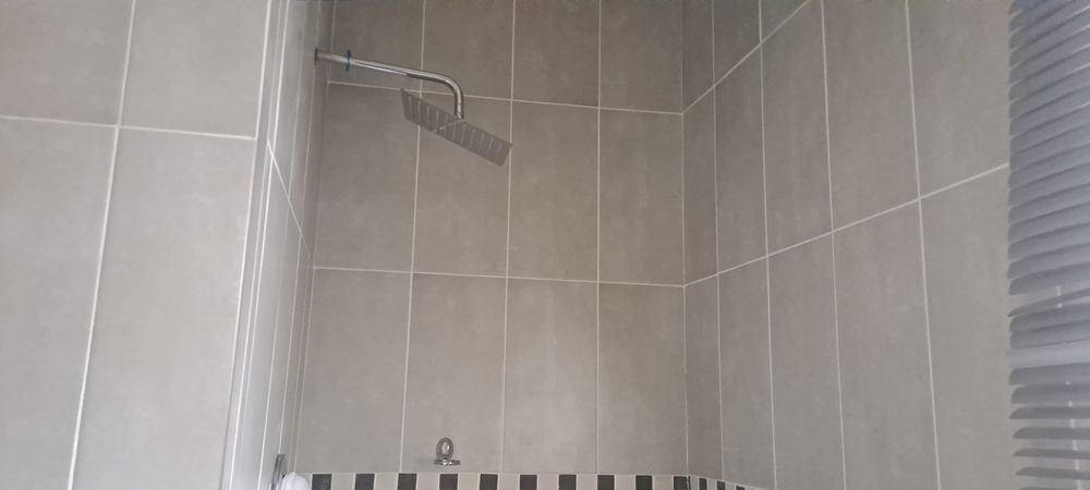 Shower 🚿 in bathroom 1