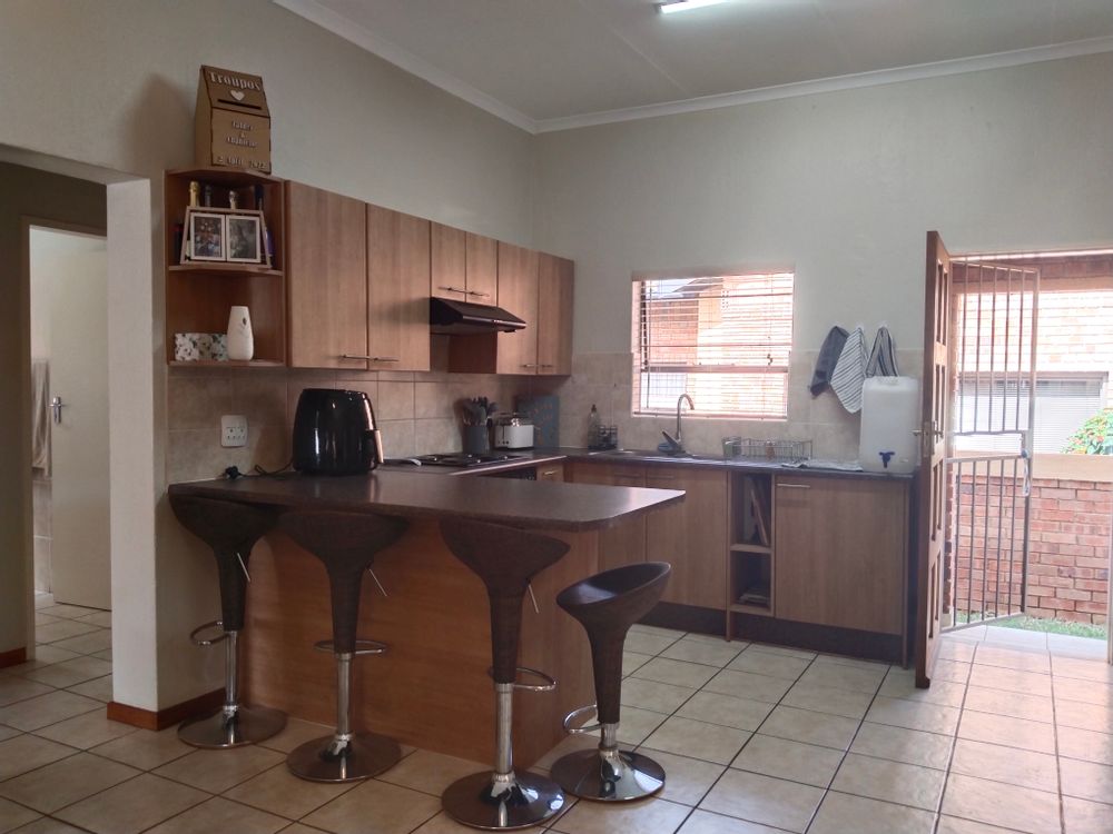 Well Sized Kitchen