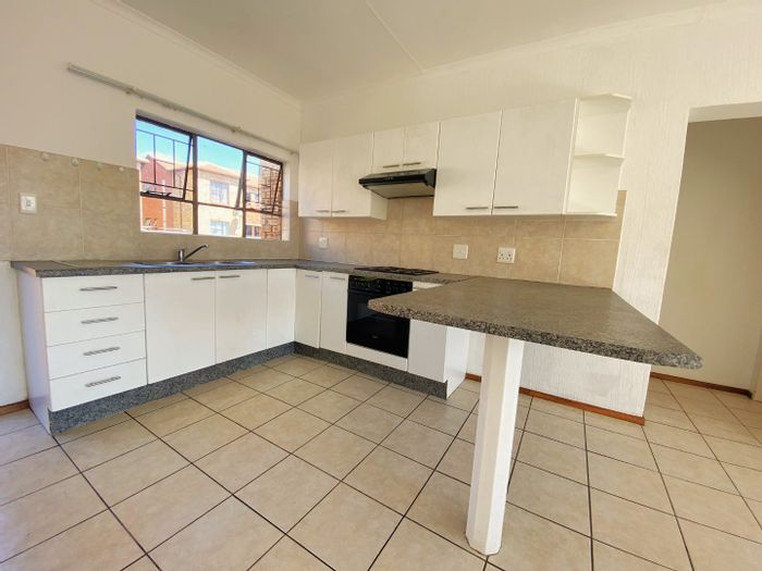 For Sale: 2-Bedroom Apartment in Weltevreden Park with Pool, Security, and Balcony.