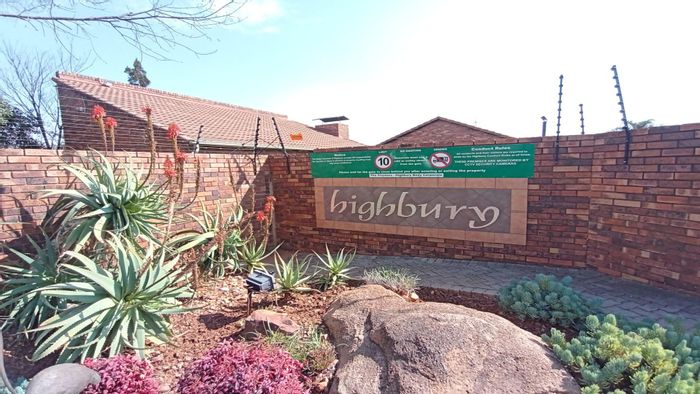 For Sale: Townhouse in Strubensvallei with 3 beds, private garden, and double garage.