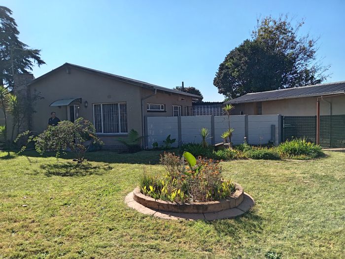 For Sale: 3-Bedroom House in Witpoortjie with spacious outdoor area and storeroom.
