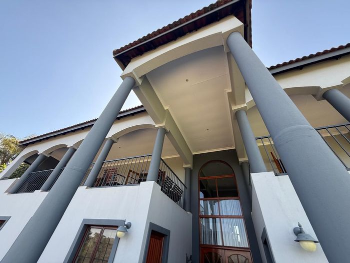 For Sale: House in Safari Gardens with 6 en-suite bedrooms and spacious outdoor areas.