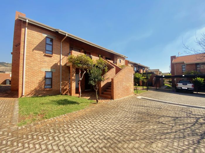 Amorosa Apartment For Sale: 2 beds, secure parking, near amenities and gardens.