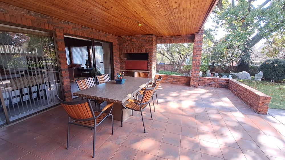 Patio with built-in braai