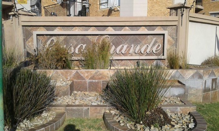 For Sale: Apartment in Potchefstroom Central, 2 beds, secure access, low maintenance.