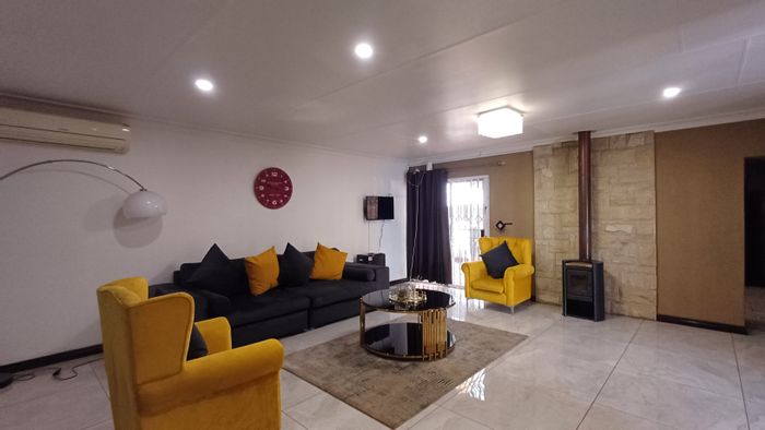 House for Sale in Theresapark: 4 beds, pool, game room, lapa, borehole.