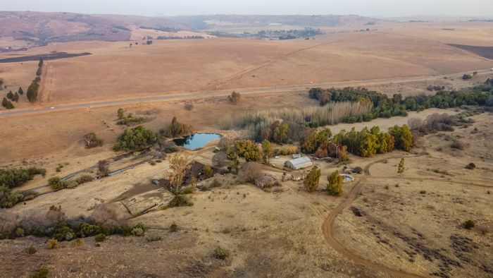 For Sale: 216 Hectares Farm in Sterkfontein, features water access, landing strips.