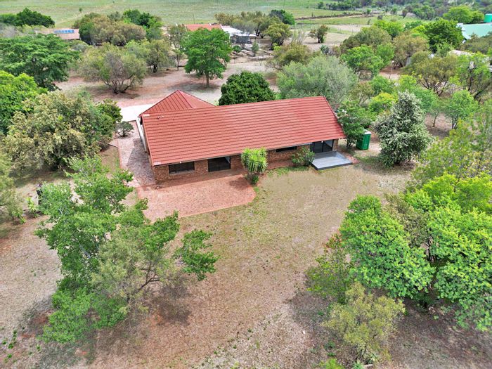 Equestrian small holding for sale in Gerhardsville with stables and spacious garden.