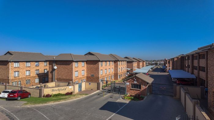 For Sale: 2-bedroom apartment in Grand Central with secure parking and communal spaces.